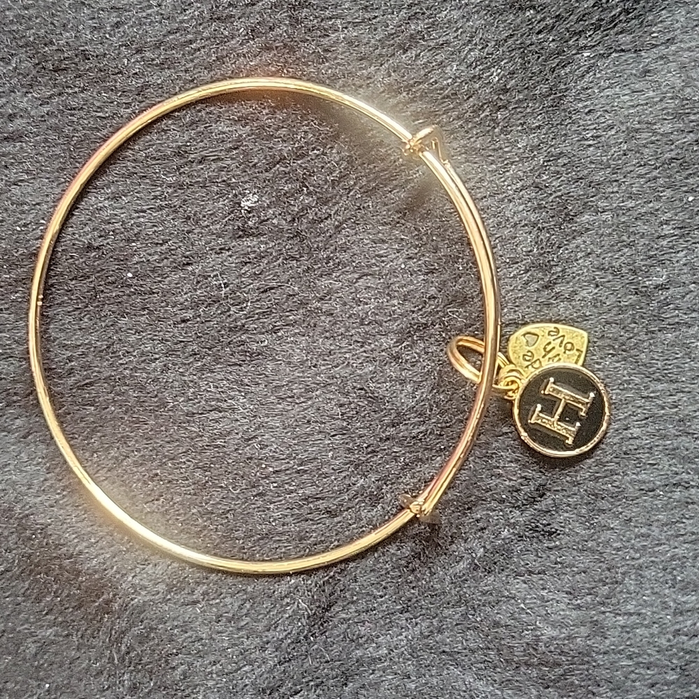 Expanding bracelet